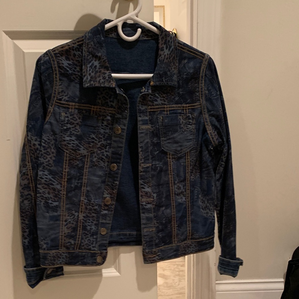 Stylish Blue Leopard Print Jean Jacket